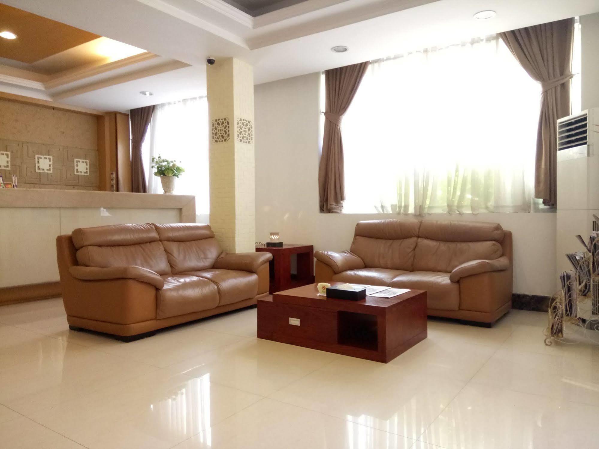 Discovery Hotel Phnom Penh Exterior photo